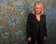 Is Elisabeth Moss currently married?